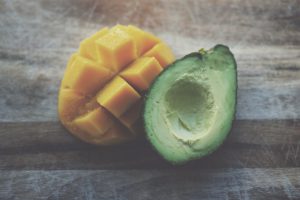 zdrava prehrana, denimo mango ali avokado, je lahko tudi okusna!
